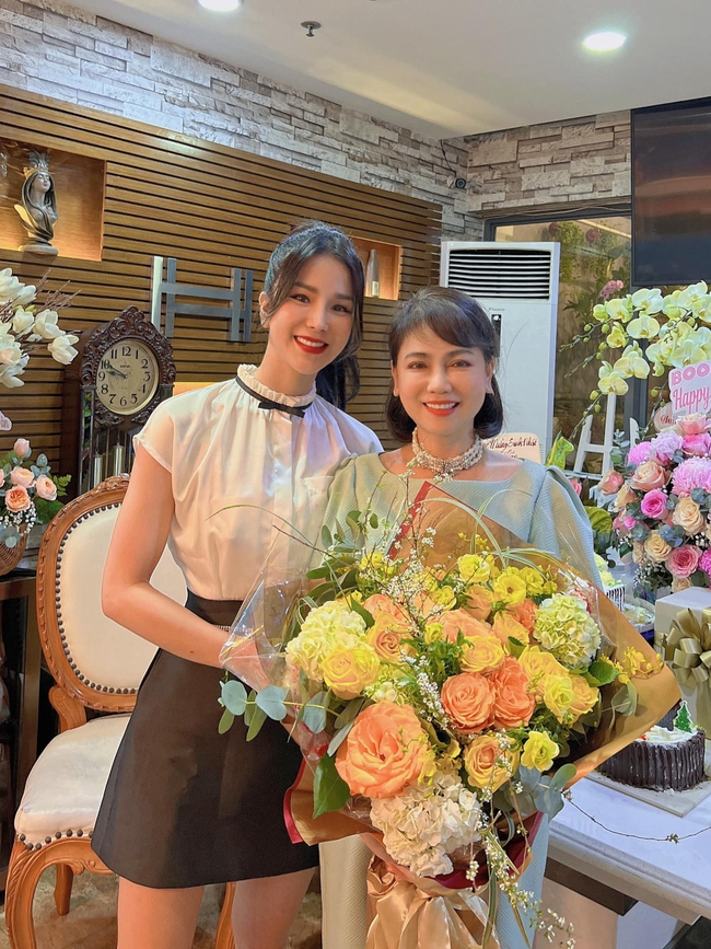 Diệp Lâm Anh chỉ làm một hành động này với mẹ chồng cũng đủ chứng minh vị trí con dâu nhà đại gia khó ai thay thế được - Ảnh 2.
