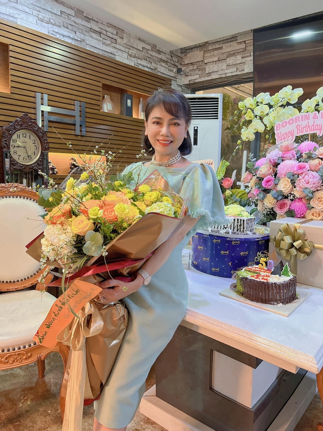 Diệp Lâm Anh chỉ làm một hành động này với mẹ chồng cũng đủ chứng minh vị trí con dâu nhà đại gia khó ai thay thế được - Ảnh 4.