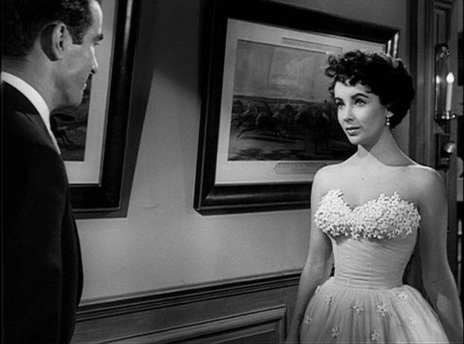elizabeth-taylor-1-16386927475171523521436.jpeg