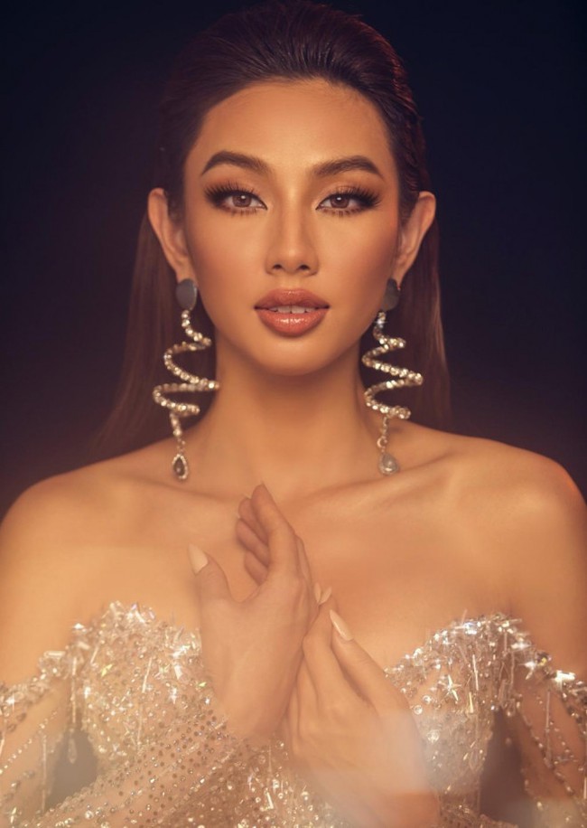 Để ý mới thấy: Thùy Tiên mà son phấn nhẹ lại một tí là thành ngay chị em ruột với Idol này - Ảnh 2. Để ý mới thấy: Thùy Tiên mà son phấn nhẹ lại một tí là thành ngay chị em ruột với Idol này - Ảnh 2.