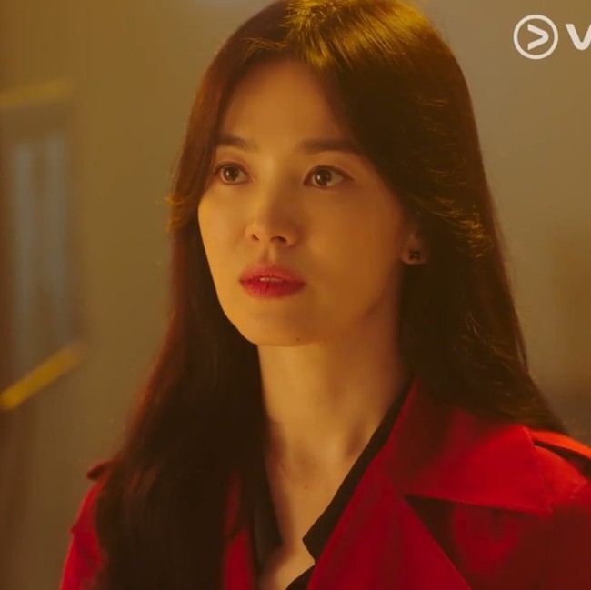 Phim mới của Jisoo (BLACKPINK) chưa chiếu đã lăm le &quot;hất cẳng&quot; dự án &quot;flop&quot; Song Hye Kyo với thành tích nổi bật này - Ảnh 4.