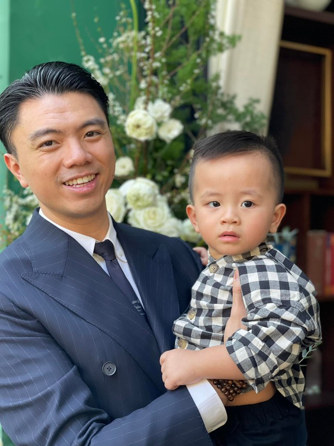 Cô Phó Hiệu trưởng Văn Thùy Dương chia sẻ hạnh phúc khi làm mẹ bỉm sữa ở tuổi 49 - Ảnh 4.