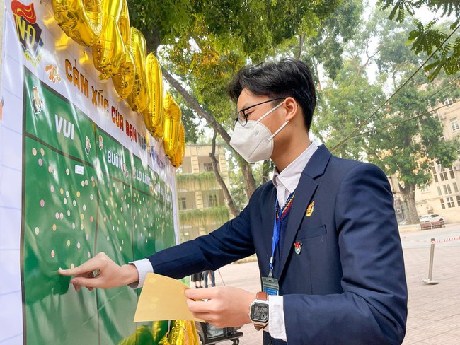 Hà Nội: Một học sinh đi học vẫn mở cổng trường - Ảnh 1.