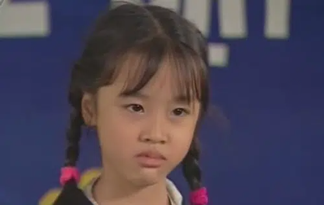 Diễn viên nhí lấy nước mắt khán giả trong Mẹ Con Đậu Đũa 23 năm trước: Lột xác bất ngờ, học vấn đỉnh, công việc hiện tại gây choáng - Ảnh 2. Diễn viên nhí lấy nước mắt khán giả trong Mẹ Con Đậu Đũa 23 năm trước: Lột xác bất ngờ, học vấn đỉnh, công việc hiện tại gây choáng - Ảnh 2.