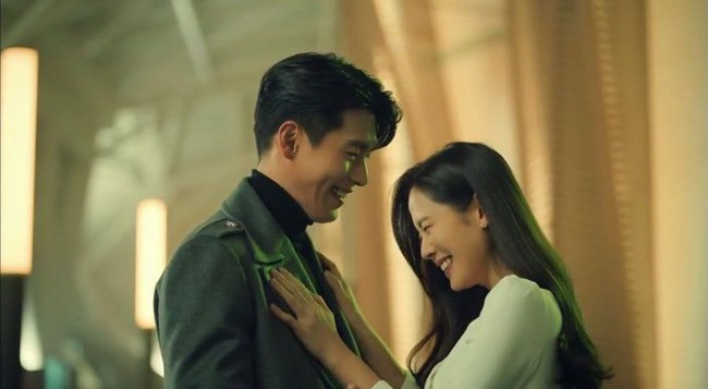 Valentine của cặp đôi hot nhất xứ Hàn: Hyun Bin ôm Son Ye Jin trong vòng tay, gây bão chính là câu trả lời &quot;Em đồng ý&quot; từ nhà gái  - Ảnh 2.
