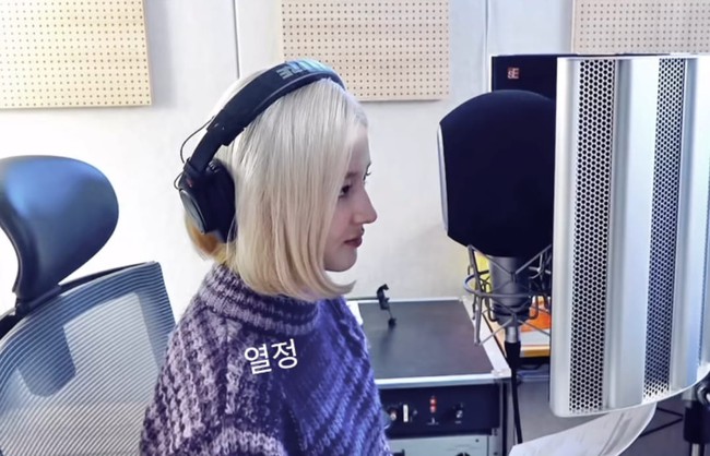 Nancy (MOMOLAND) khoe góc nghiêng cực phẩm với sống mũi "cầu trượt" nhưng lại gây tranh cãi vì làm chuyện thiên hạ - Ảnh 2. Nancy (MOMOLAND) khoe góc nghiêng cực phẩm với sống mũi "cầu trượt" nhưng lại gây tranh cãi vì làm chuyện thiên hạ - Ảnh 2.