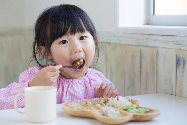 Dù bận rộn đến đâu, cha mẹ cũng không nên cho trẻ ăn những thực phẩm này vào buổi sáng - Ảnh 3.