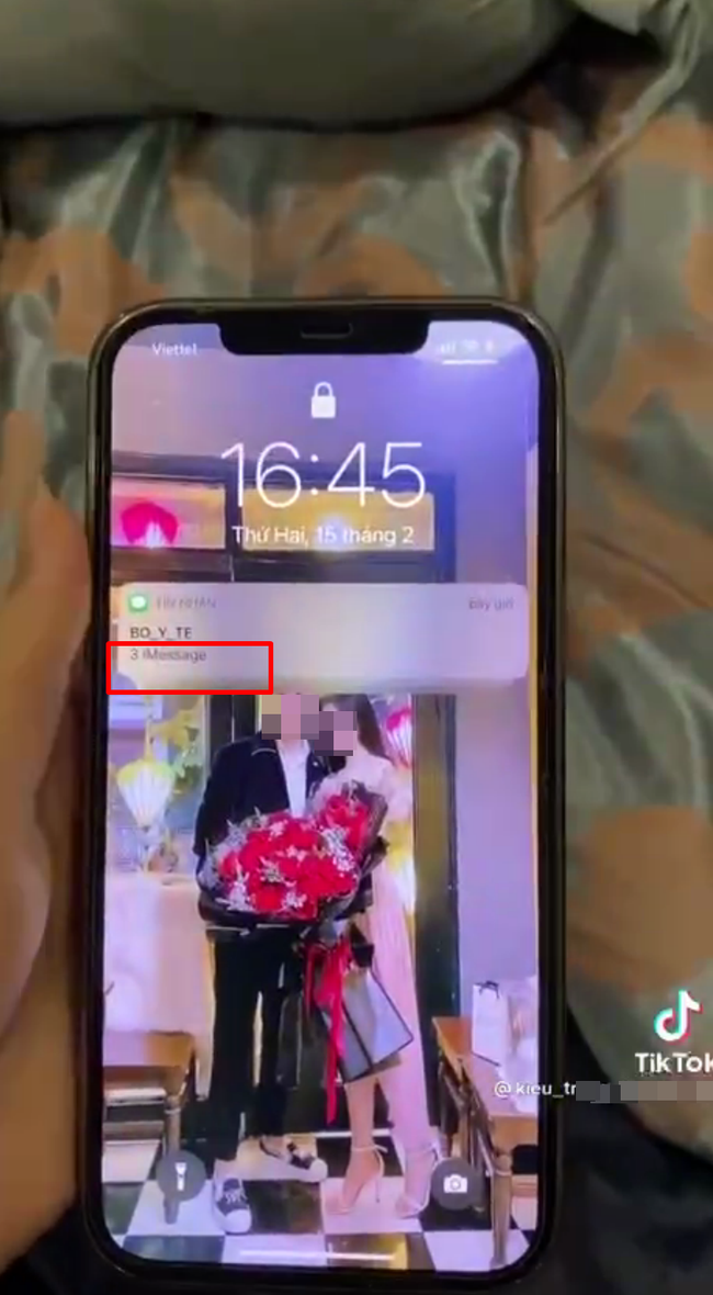 Thấy chồng được &quot;Bộ Y tế&quot; đặc biệt quan tâm, gửi hẳn 3 tin nhắn liên tiếp bằng iMess, vợ mới mở ra xem mới khóc nấc vì hình ảnh đính kèm - Ảnh 2.