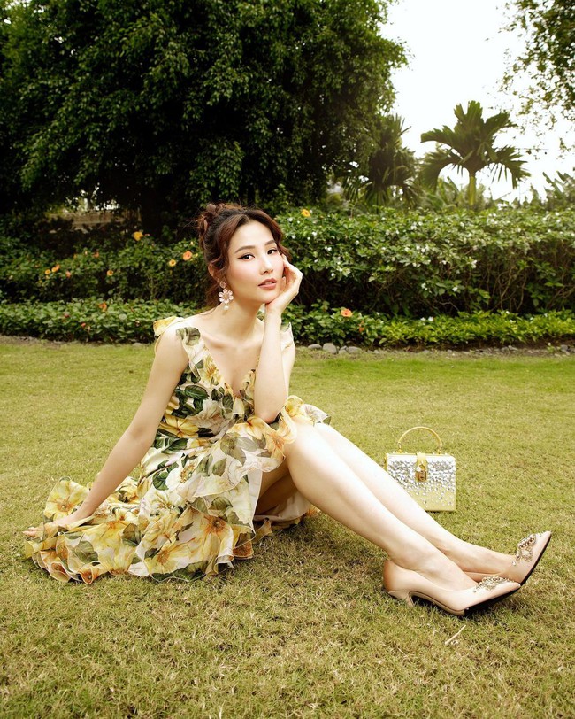Xuân sang là sao Việt lại đua nhau diện váy hoa, nhìn mê li thế này mà không sắm theo thì rất phí - Ảnh 6. Xuân sang là sao Việt lại đua nhau diện váy hoa, nhìn mê li thế này mà không sắm theo thì rất phí - Ảnh 6.