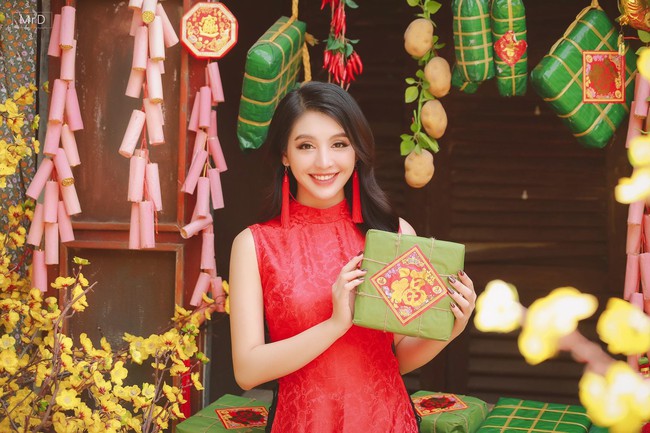 Người đẹp "Hoa hậu Việt Nam 2018" Lê Thanh Tú khoe vóc dáng khi diện áo dài đón xuân - Ảnh 2.