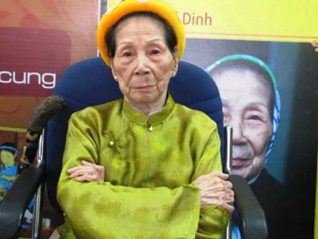 Cung nữ cuối cùng của triều Nguyễn vừa qua đời, hưởng thọ 102 tuổi - Ảnh 2. Cung nữ cuối cùng của triều Nguyễn vừa qua đời, hưởng thọ 102 tuổi - Ảnh 2.