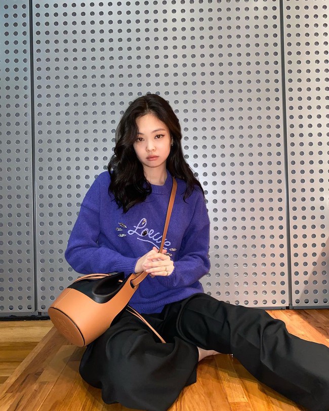 Style đời thường của Jennie và G-Dragon đẳng cấp thế nào mà được netizen khen là couple vừa có tài vừa có gu? - Ảnh 4. Style đời thường của Jennie và G-Dragon đẳng cấp thế nào mà được netizen khen là couple vừa có tài vừa có gu? - Ảnh 4.