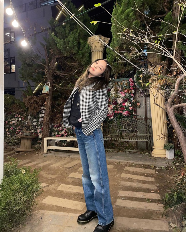 Style đời thường của Jennie và G-Dragon đẳng cấp thế nào mà được netizen khen là couple vừa có tài vừa có gu? - Ảnh 3. Style đời thường của Jennie và G-Dragon đẳng cấp thế nào mà được netizen khen là couple vừa có tài vừa có gu? - Ảnh 3.