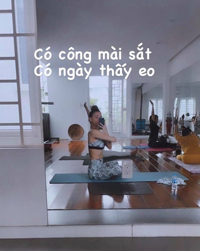 Hà Hồ tiết lộ ảnh trong phòng tập khiến dân tình không thể rời mắt khỏi body của &quot;bà mẹ 3 con&quot; - Ảnh 2.