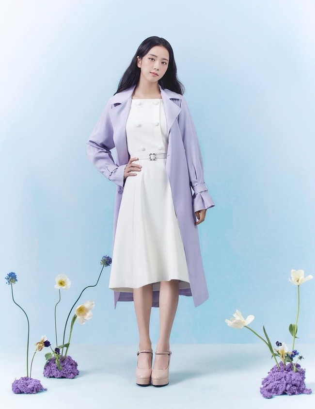 Jisoo lại đổi style diện váy, chuyển hẳn sang hệ tiểu thư nhà giàu chứ không còn xì tin như trước kia nữa - Ảnh 6. Jisoo lại đổi style diện váy, chuyển hẳn sang hệ tiểu thư nhà giàu chứ không còn xì tin như trước kia nữa - Ảnh 6.