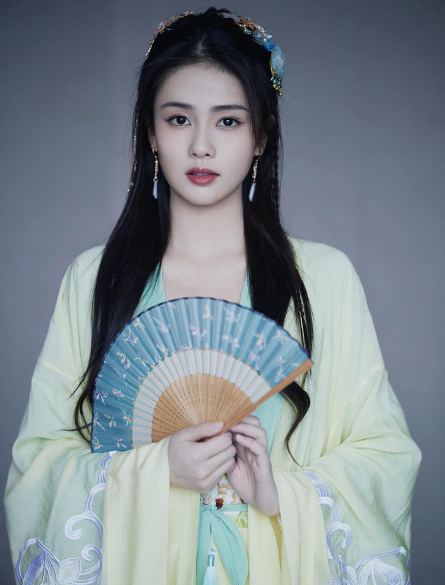 Bạch Lộc - Viên Băng Nghiên hát múa mừng Tết Nguyên Tiêu, mặt đẹp mê mẩn còn múa lại quá siêu  - Ảnh 8.