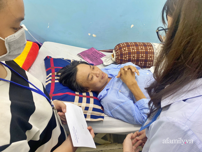 Hơn 70 triệu đồng cứu người cha nguy kịch ngày đầu năm mới, con gái 13 tuổi xuyên Tết ròng rã chăm sóc - Ảnh 3.