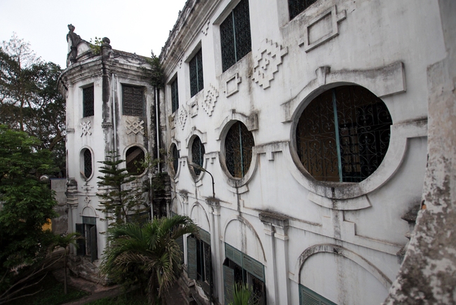 Nam Định có 1 ngôi trường cổ với kiến trúc châu Âu: Hành lang sâu hun hút như mê cung, học sinh đi lạc là chuyện bình thường  - Ảnh 6.