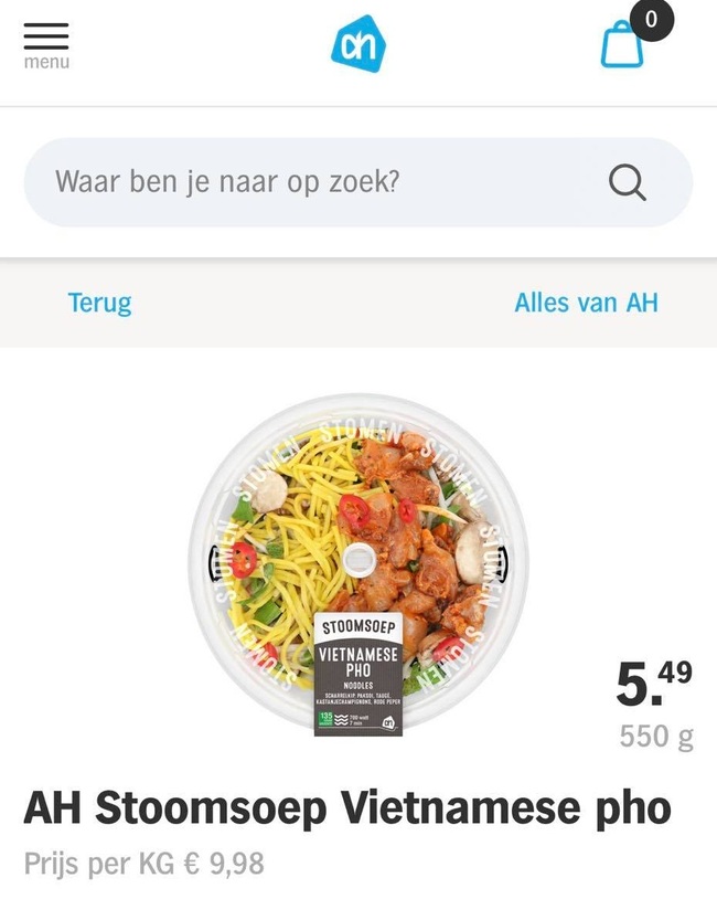 Chuỗi siêu thị nổi tiếng Hà Lan bị khách hàng phản ánh bán phở Việt Nam có sợ phở màu vàng và thịt gà chặt miếng đến mức phải hạ khỏi giá để hàng - Ảnh 1.