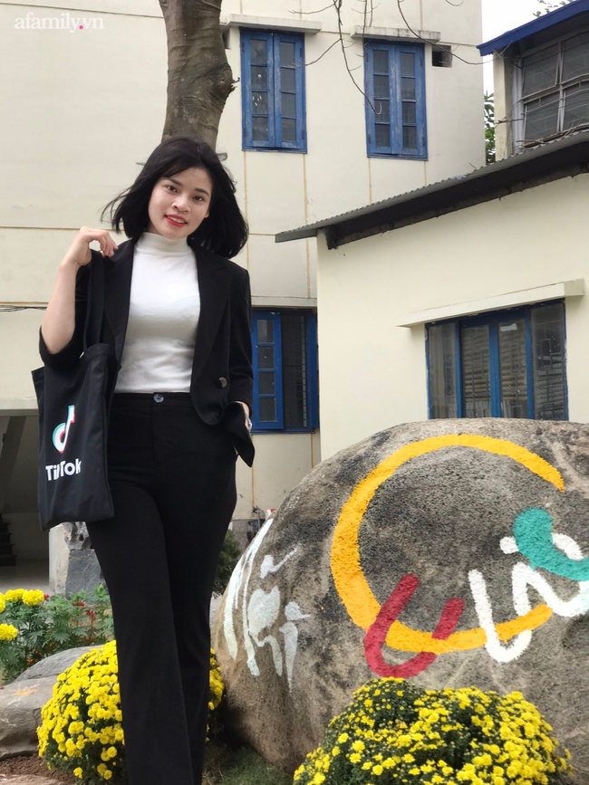 Nhắc đến bài tập Tết là nỗi ám ảnh khiến nhiều người "rợn tóc gáy", cô giáo 9X là hot Tiktok Hà Nội bật mí bí quyết giao bài mà học trò nào cũng hí hửng nhất định sẽ làm cho xong - Ảnh 1. Nhắc đến bài tập Tết là nỗi ám ảnh khiến nhiều người "rợn tóc gáy", cô giáo 9X là hot Tiktok Hà Nội bật mí bí quyết giao bài mà học trò nào cũng hí hửng nhất định sẽ làm cho xong - Ảnh 1.