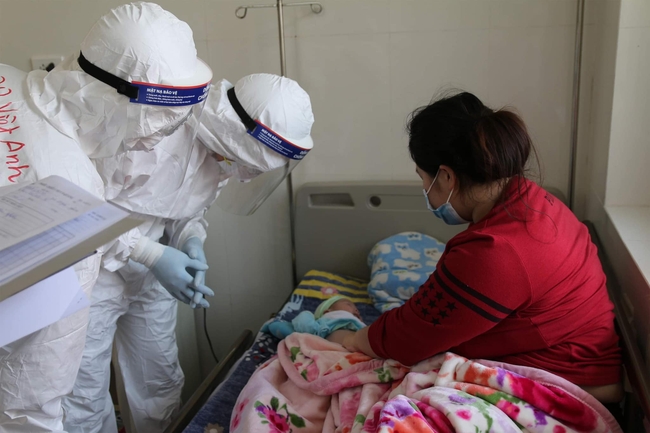 Bệnh viện Bạch Mai khẩn cấp lên đường hỗ trợ tỉnh Điện Biên và Hải Dương chống dịch Covid-19 - Ảnh 5.