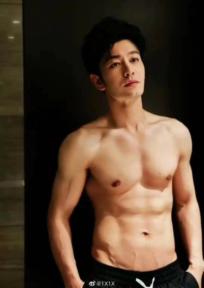 Hình ảnh mới nhất của Huỳnh Hiểu Minh sau khi giảm cân: Body 6 múi cuồn cuộn không kém gì các "tiểu thịt tươi" - Ảnh 2.