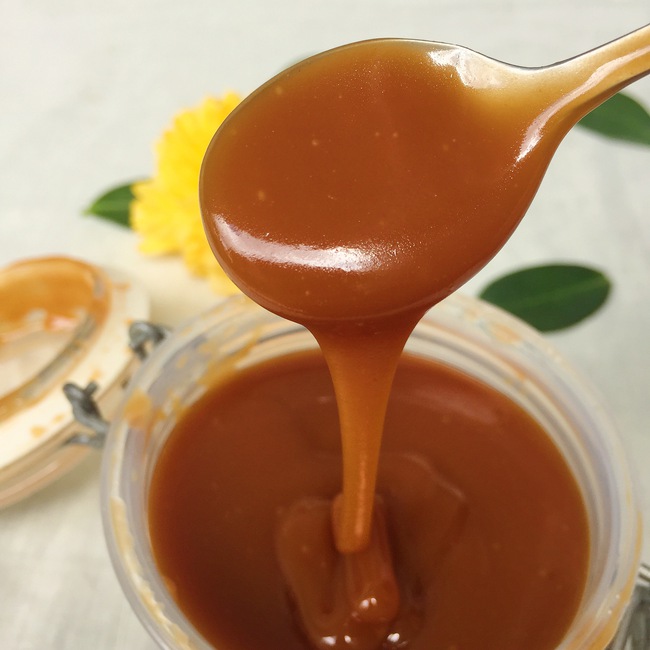 Có loại sốt caramel này trong bếp, chị em sẽ nâng tầm cả món mặn lẫn món ngọt: Cách làm vô cùng đơn giản, thành quả đảm bảo &quot;gây nghiện&quot; - Ảnh 1.