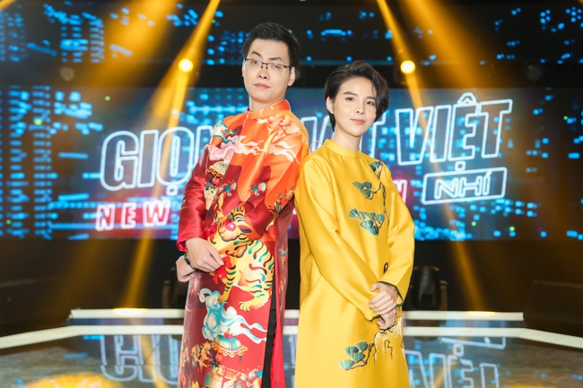 The Voice Kids: Lưu Hương Giang nhắc nhở chồng trên sóng truyền hình, phản ứng của Hồ Hoài Anh gây chú ý - Ảnh 1.