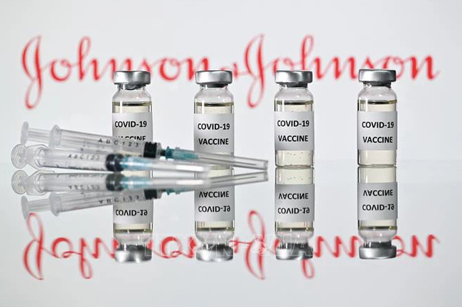 WHO cấp phép lưu hành khẩn cấp vaccine của hãng Johnson & Johnson - Ảnh 1.