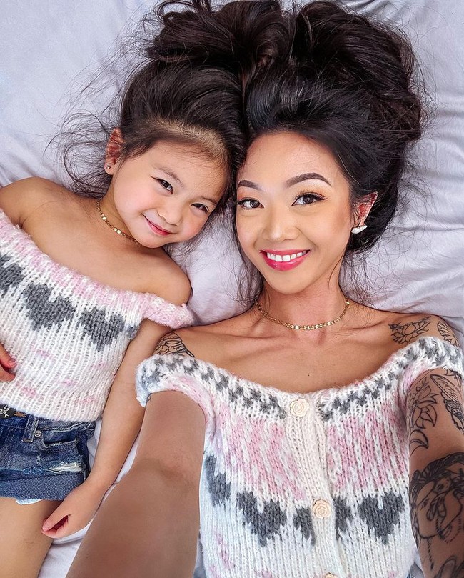 Mẹ gốc Việt nổi tiếng Instagram nhờ chụp ảnh cùng con gái, nhìn sang ảnh gia đình lại càng thấy bất ngờ hơn - Ảnh 6.