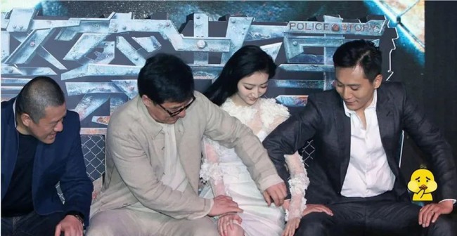 Hình ảnh Cảnh Điềm và Thành Long khiến công chúng bác bỏ suy nghĩ về gia đình cô.