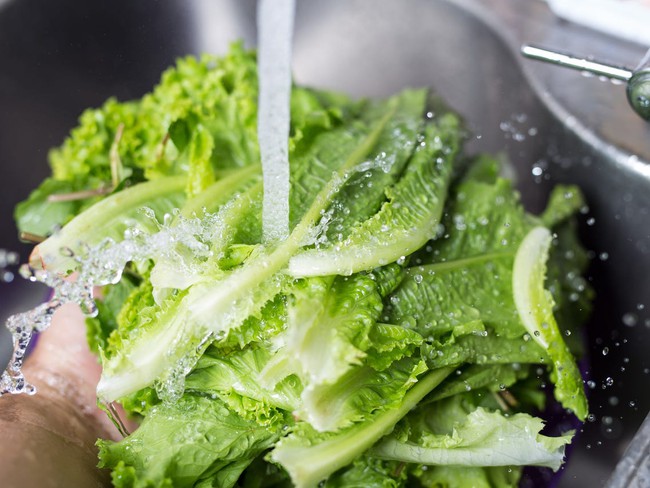 Chia sẻ của người phụ nữ bị nhiễm giun sau khi ăn salad đóng túi - Ảnh 3. Chia sẻ của người phụ nữ bị nhiễm giun sau khi ăn salad đóng túi - Ảnh 3.