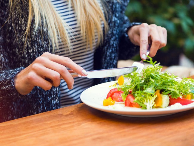 Chia sẻ của người phụ nữ bị nhiễm giun sau khi ăn salad đóng túi - Ảnh 2. Chia sẻ của người phụ nữ bị nhiễm giun sau khi ăn salad đóng túi - Ảnh 2.