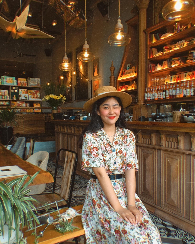 Cô nàng mê style vintage chia sẻ về tủ quần áo toàn đồ secondhand, thích nhất là diện đẹp không lo bị "đụng hàng" - Ảnh 4. Cô nàng mê style vintage chia sẻ về tủ quần áo toàn đồ secondhand, thích nhất là diện đẹp không lo bị "đụng hàng" - Ảnh 4.