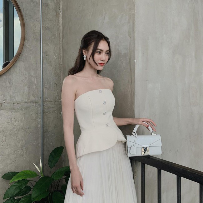 Tìm ra lý do vì sao Ninh Dương Lan Ngọc suốt ngày diện váy áo trễ vai: Khả năng cao là bởi đặc điểm vóc dáng này? - Ảnh 3. Tìm ra lý do vì sao Ninh Dương Lan Ngọc suốt ngày diện váy áo trễ vai: Khả năng cao là bởi đặc điểm vóc dáng này? - Ảnh 3.