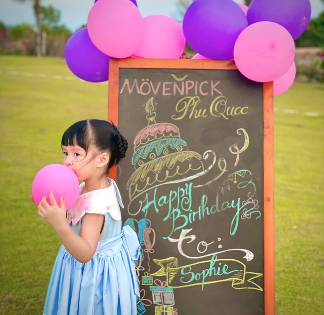 Tròn 3 tuổi, con gái lớn của Đặng Thu Thảo gây chú ý nhờ sở hữu ngoại hình nổi bật - Ảnh 2. Tròn 3 tuổi, con gái lớn của Đặng Thu Thảo gây chú ý nhờ sở hữu ngoại hình nổi bật - Ảnh 2.