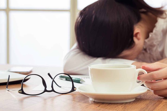 Cảm thấy kiệt sức? Đây có lẽ là những thói quen làm tiêu hao năng lượng của bạn - Ảnh 1. Cảm thấy kiệt sức? Đây có lẽ là những thói quen làm tiêu hao năng lượng của bạn - Ảnh 1.