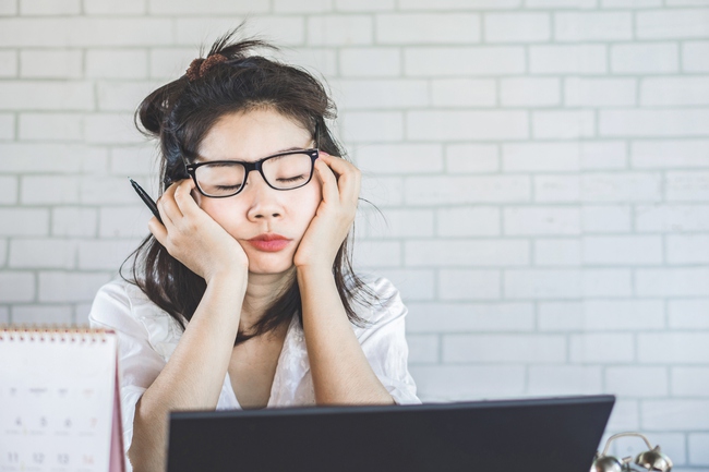 Cảm thấy kiệt sức? Đây có lẽ là những thói quen làm tiêu hao năng lượng của bạn - Ảnh 2. Cảm thấy kiệt sức? Đây có lẽ là những thói quen làm tiêu hao năng lượng của bạn - Ảnh 2.