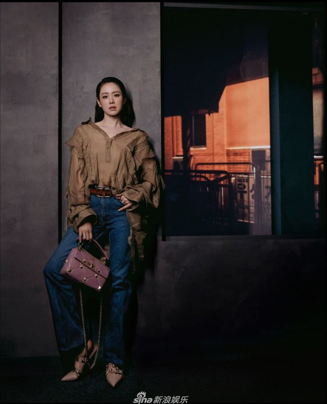 Ngoại hình Quan Hiểu Đồng ra sao mà vượt mặt Son Ye Jin khi cả hai cùng là gương mặt khách mời cho thương hiệu đình đám? - Ảnh 4. Ngoại hình Quan Hiểu Đồng ra sao mà vượt mặt Son Ye Jin khi cả hai cùng là gương mặt khách mời cho thương hiệu đình đám? - Ảnh 4.