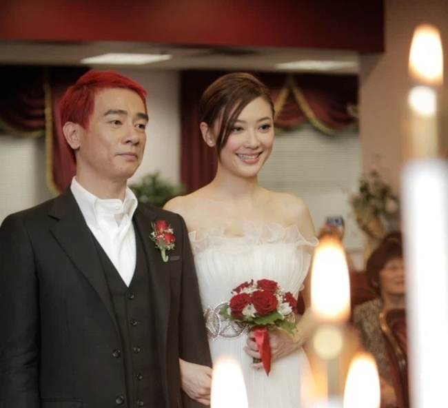 Nữ diễn viên lấy chồng xấu trai, chỉ kém bố ruột có vài tuổi nhưng giờ gia đình hạnh phúc miễn chê, cách dạy con liên tục lên mặt báo - Ảnh 1. Nữ diễn viên lấy chồng xấu trai, chỉ kém bố ruột có vài tuổi nhưng giờ gia đình hạnh phúc miễn chê, cách dạy con liên tục lên mặt báo - Ảnh 1.