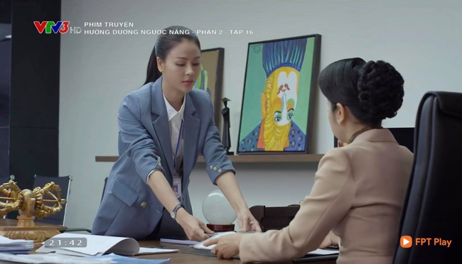 Hướng dương ngược nắng: Bà Cúc bất ngờ quan tâm lo lắng cho Minh giữa lúc con gái ruột mới gây thêm họa tày đình - Ảnh 1.
