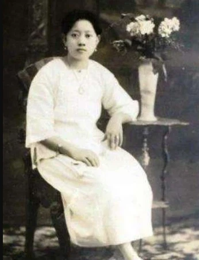 Thề không kết hôn, người đàn ông vẫn cưới cô gái "xấu xí" sau lần đầu gặp mặt vì một nguyên do khó tin, sau này tái hôn với "gái già" và tuyên bố 8 từ cực sốc! - Ảnh 4. Thề không kết hôn, người đàn ông vẫn cưới cô gái "xấu xí" sau lần đầu gặp mặt vì một nguyên do khó tin, sau này tái hôn với "gái già" và tuyên bố 8 từ cực sốc! - Ảnh 4.
