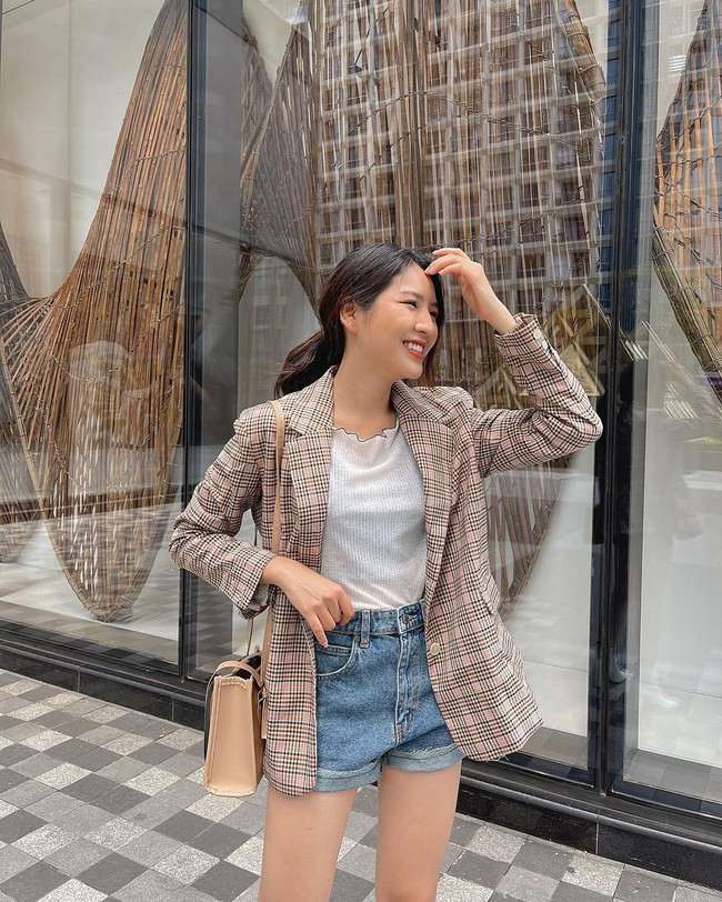 Song Hye Kyo cứ diện quần shorts là hay bị "fail", chị em xem mà rút ra được kha khá bài học - Ảnh 6. Song Hye Kyo cứ diện quần shorts là hay bị "fail", chị em xem mà rút ra được kha khá bài học - Ảnh 6.