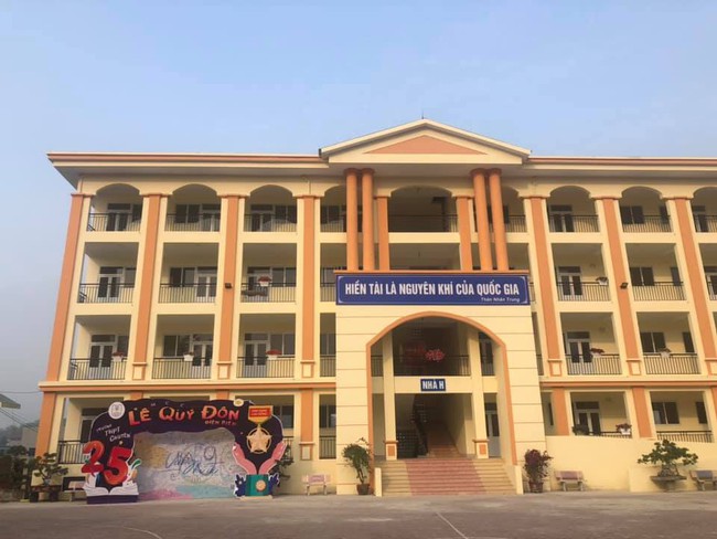 Ở Việt Nam có tới 9 ngôi trường THPT chuyên trùng tên với nhau, nhưng đằng sau còn có 1 điều thú vị hơn nữa! - Ảnh 2.