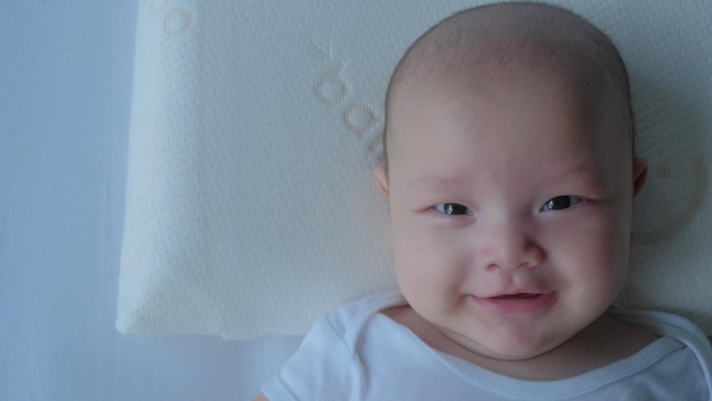 Kim Lý kỷ niệm ngày cặp song sinh tròn 4 tháng tuổi bằng hình ảnh cực ngọt ngào của gia đình nhỏ - Ảnh 3. Kim Lý kỷ niệm ngày cặp song sinh tròn 4 tháng tuổi bằng hình ảnh cực ngọt ngào của gia đình nhỏ - Ảnh 3.