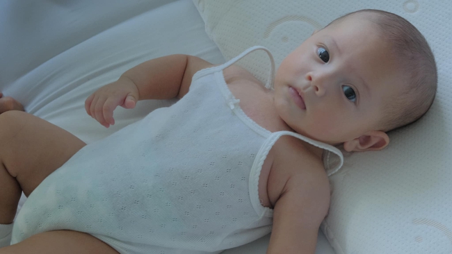 Kim Lý kỷ niệm ngày cặp song sinh tròn 4 tháng tuổi bằng hình ảnh cực ngọt ngào của gia đình nhỏ - Ảnh 2. Kim Lý kỷ niệm ngày cặp song sinh tròn 4 tháng tuổi bằng hình ảnh cực ngọt ngào của gia đình nhỏ - Ảnh 2.
