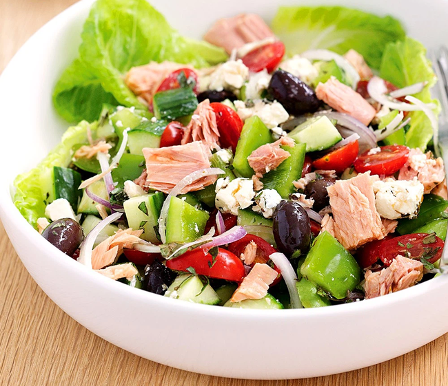 Mách chị em cách làm salad ớt chuông thơm ngon, lạ miệng:  Muốn giảm cân thì cứ món này mà &quot;chén&quot;! - Ảnh 1.