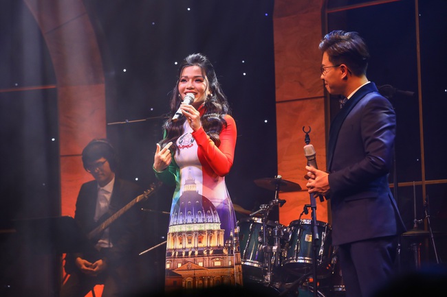 Hiền Nguyễn Soprano hát “Bóng ma nhà hát” cực “sung” với Oplus - Ảnh 3.