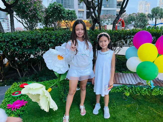 Dàn "hot kid" Vbiz lại hội tụ trong sinh nhật cặp sinh đôi nhà diva Hồng Nhung, vẻ xinh xắn của con gái Đoan Trang chiếm "spotlight" - Ảnh 3.