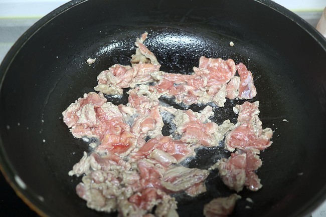 Thịt bò xào hành tây nên cho thịt xào trước hay hành xào trước, bí quyết xào thịt bò mềm ngon - Ảnh 7.